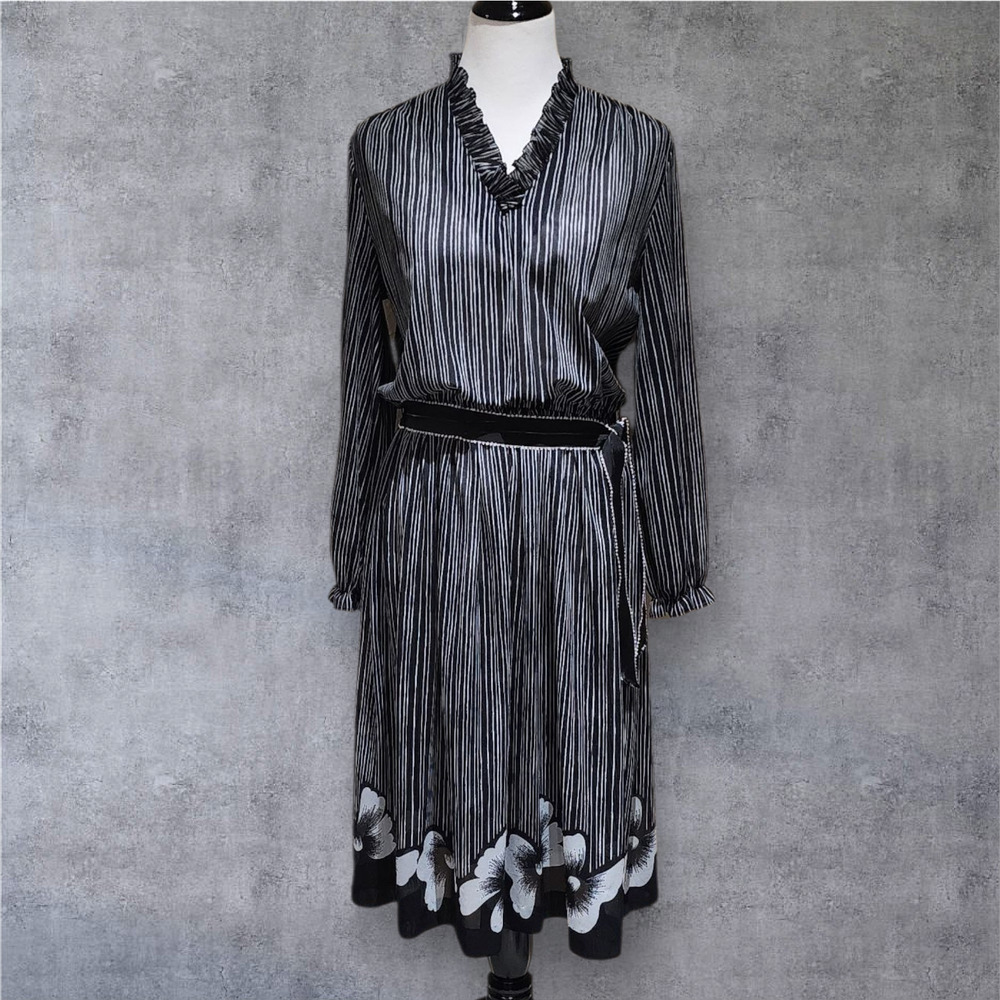 Vintage Dress - Picture 10 of 10